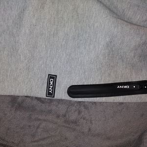 Mens DKNY Sweat shorts xl zippered pockets, like new. Only worn a few times.